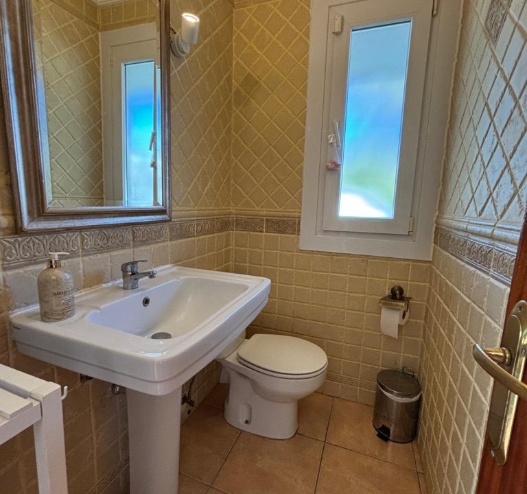 UNADJUSTEDNONRAW_thumb_70